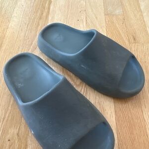 Yeezy Gray Slide Sandals